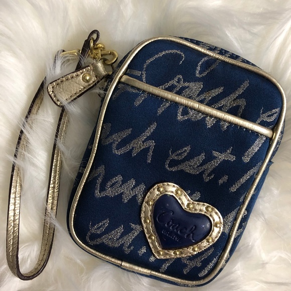 Coach Handbags - Coach Wristlet